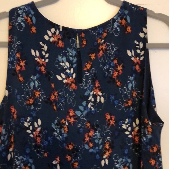 Sleeveless floral shift dress - Picture 4 of 5